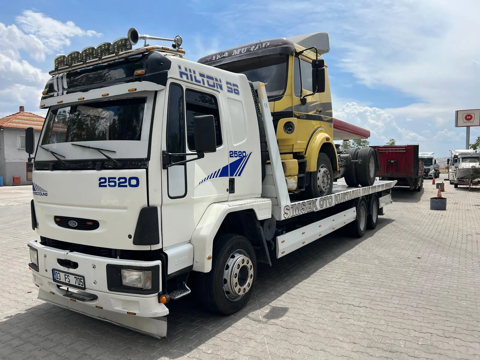 Kazalı ara&ccedil; &ccedil;ekici, oto kurtarıcı, yol yardım