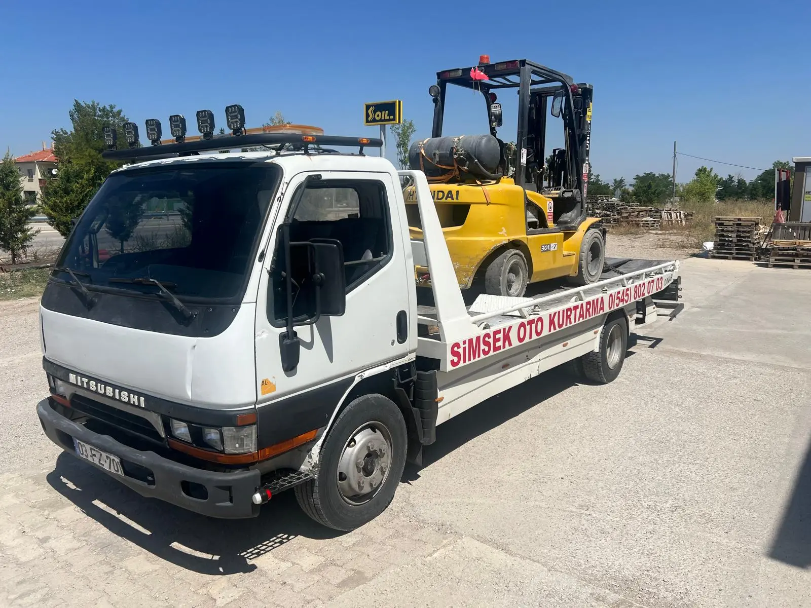 Forklift &ccedil;ekici, iş makinası yol yardım