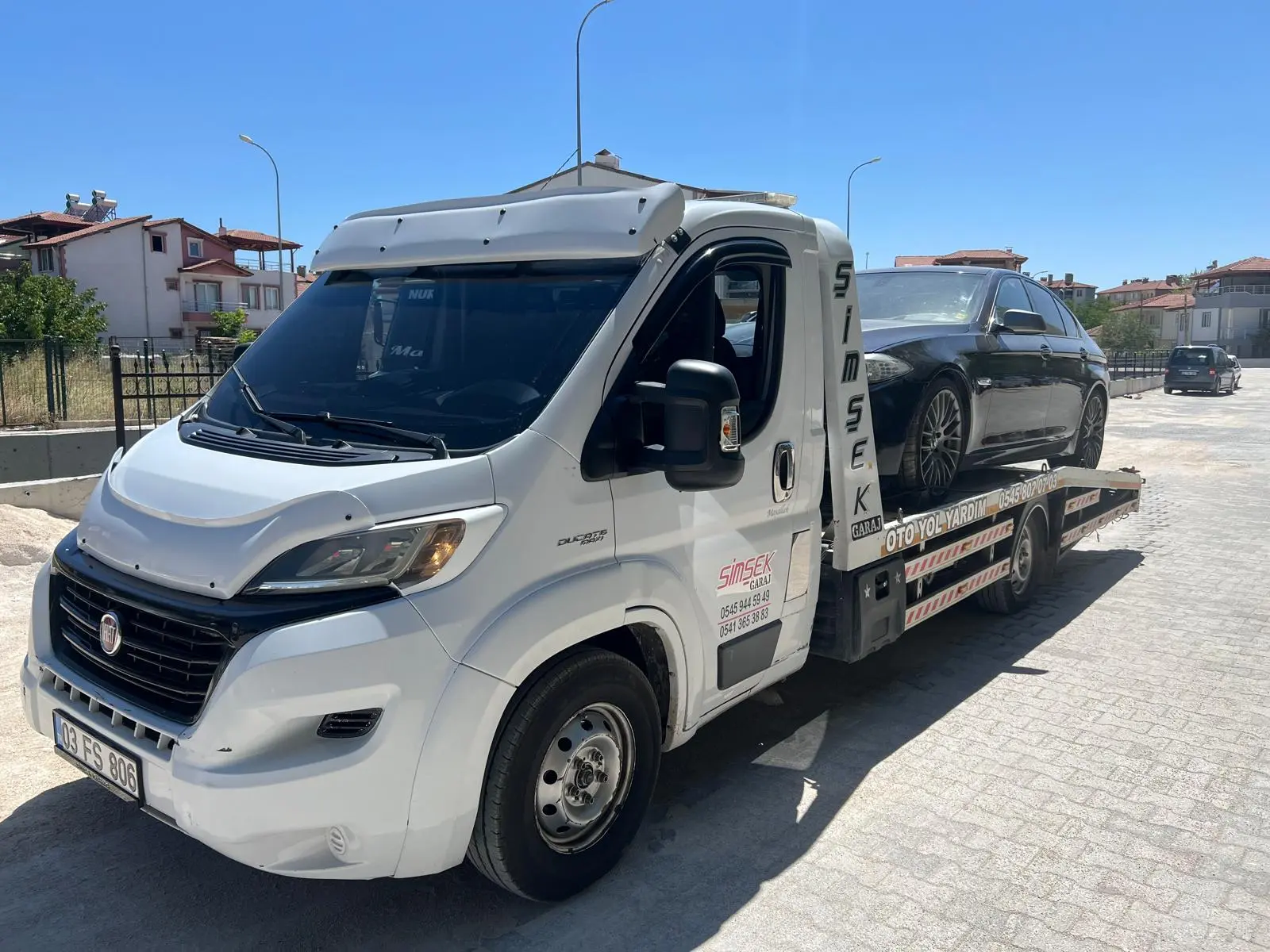 Acil araba &ccedil;ekici, yol yardım hizmetleri